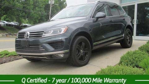 2016 Volkswagen Touareg Diesel w/ Navigation & AWD